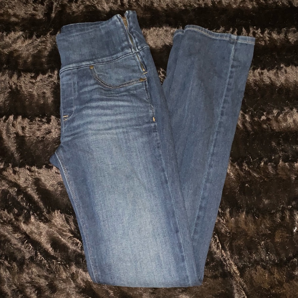 SPANX “The Signature Straight” Jean, Size 28